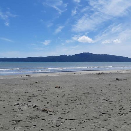 Raumati Guest House Paraparaumu Esterno foto