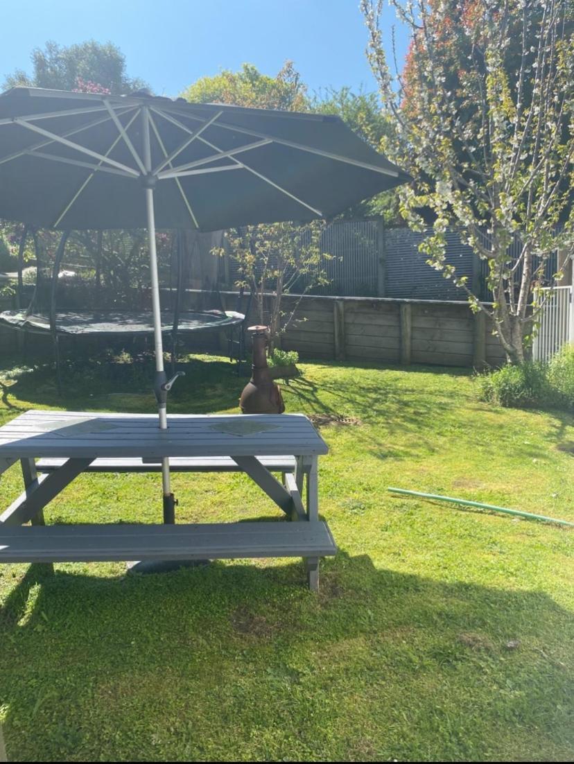 Raumati Guest House Paraparaumu Esterno foto